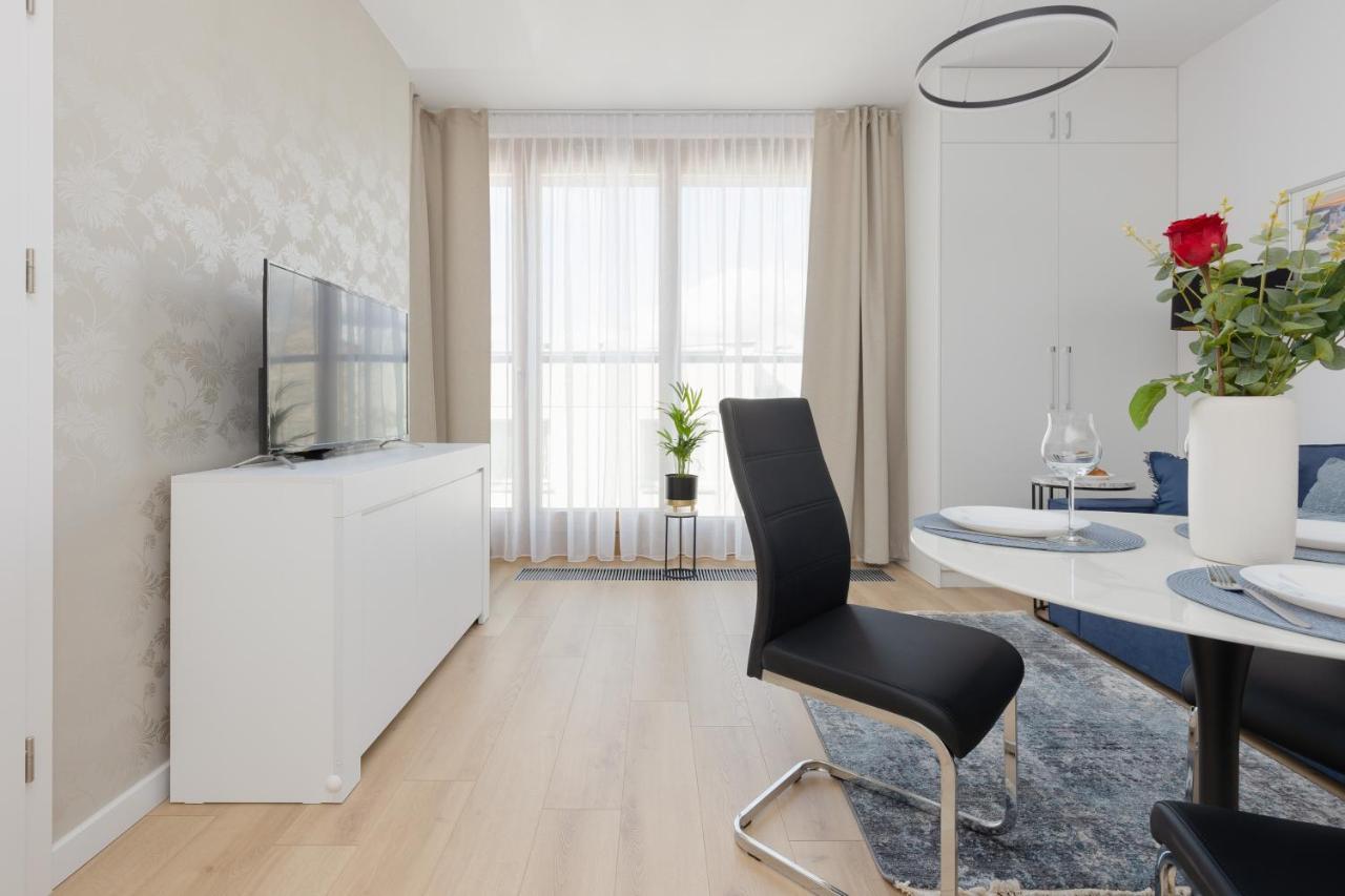 Warszawa Srodmiescie Bonifraterska Apartments By Noclegi Renters Luaran gambar