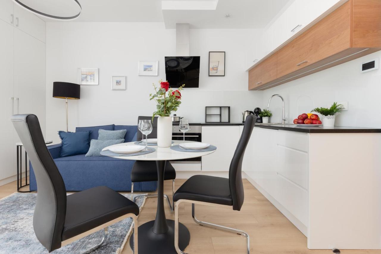 Warszawa Srodmiescie Bonifraterska Apartments By Noclegi Renters Luaran gambar