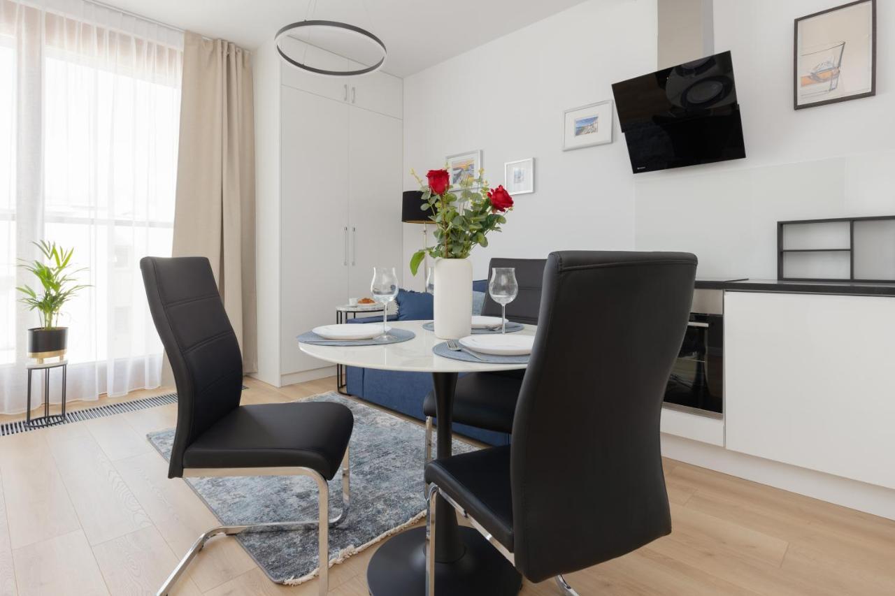 Warszawa Srodmiescie Bonifraterska Apartments By Noclegi Renters Luaran gambar